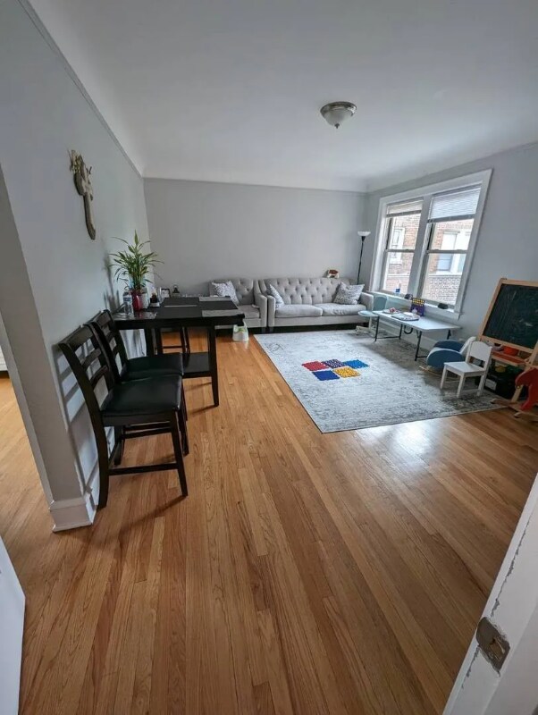 4935 Hull St unit 3, Skokie, IL 60077 - photo 1