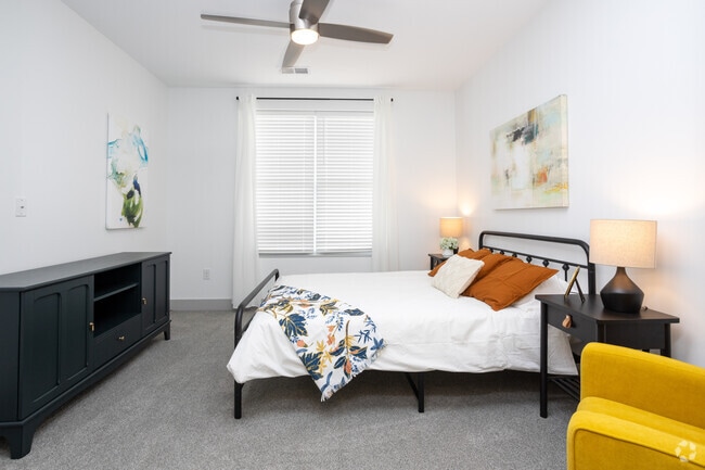 2BR, 2BA - Bedroom