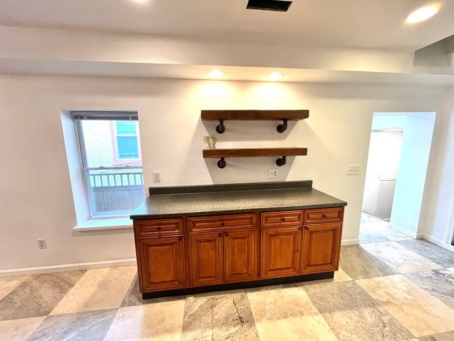 448 N Queen St unit 448 N Queen Unit 2, Lancaster, PA 17603 - photo 4