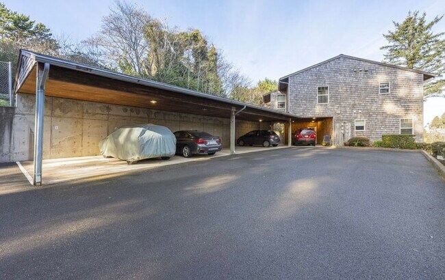 Off Street Parking: 1 covered, 1 uncovered