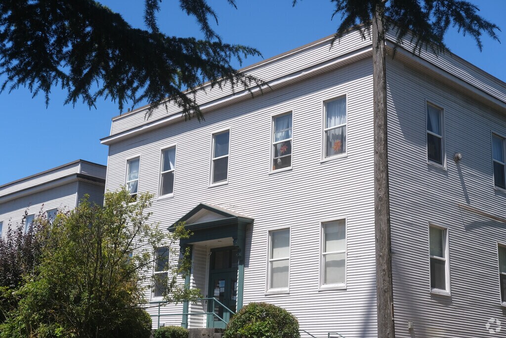 Bright Water Waldorf School is in the Capitol Hill neighborhood of Seattle.