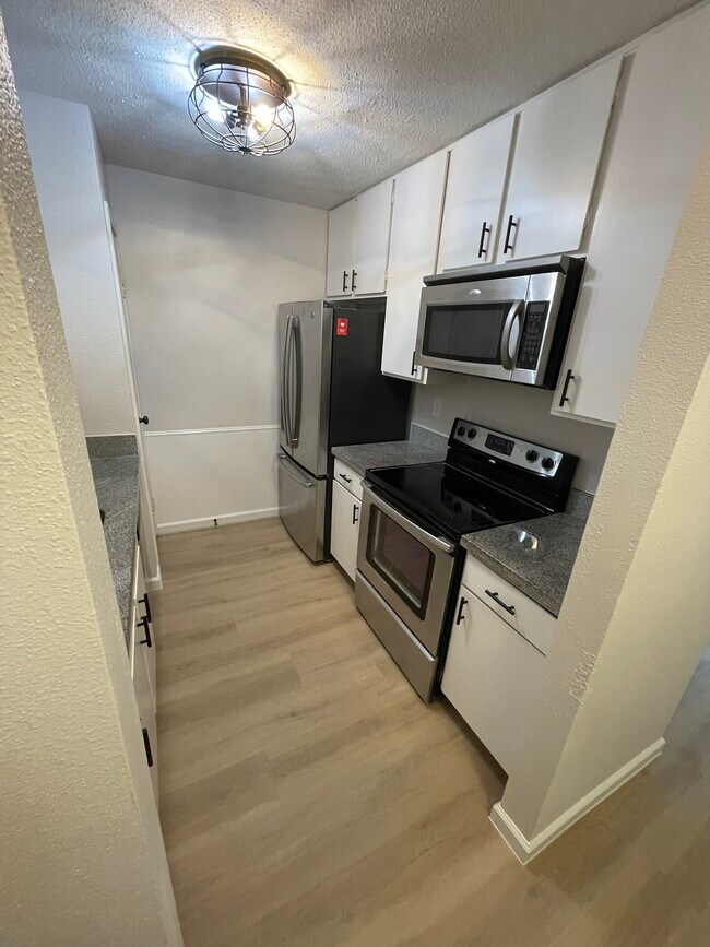 New Kitchen Appliances and Flooring