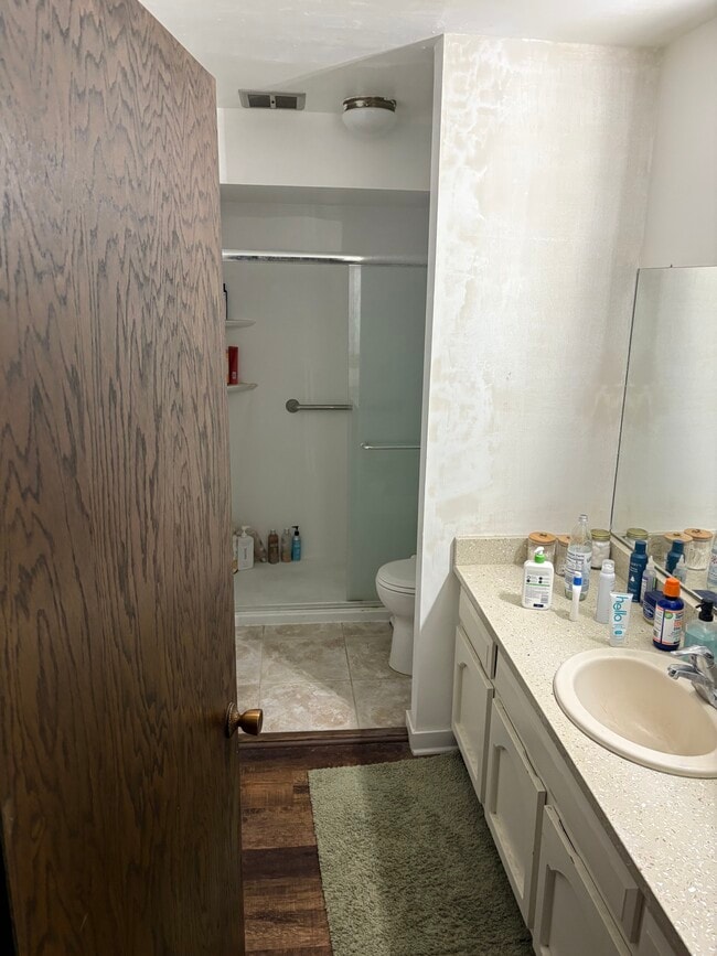 2076 Chateau Ct unit Cyle’s Condo, Grafton, WI 53024 - photo 4