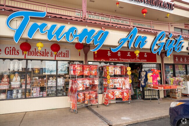 Athmar Park shoppers can spend hours at Truong An looking at their Eastern wares.