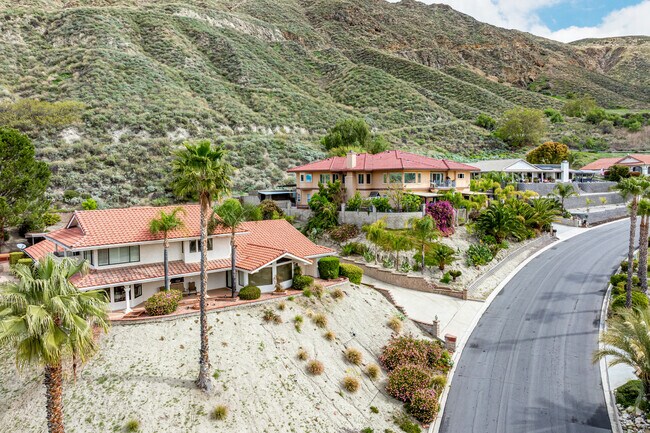 Homes in Soboba offer scenic mountain views, modern designs, and a peaceful community vibe.