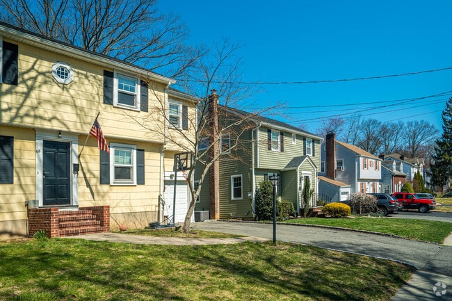 Colorful homes are commonly found in Livingston.