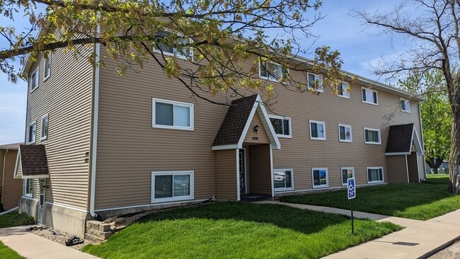 Meadowview Apartments, Marion, IA 52302 - photo 7