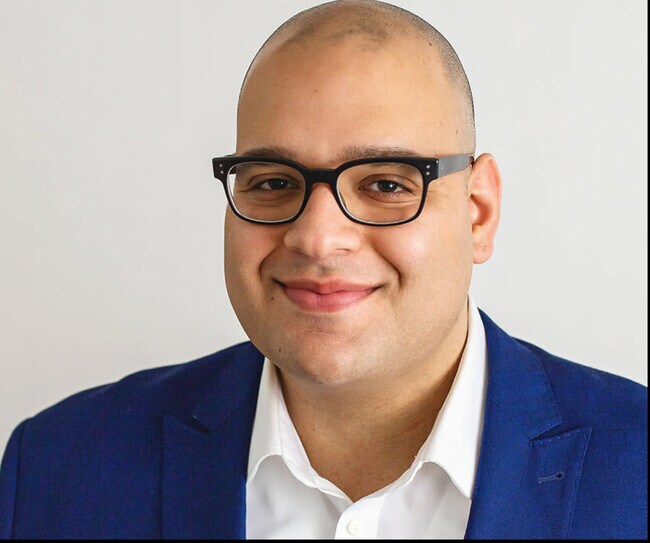 Agent Photo