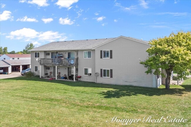 1041 Abbey Ct unit 2, Holland, MI 49423 - photo 2