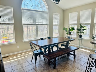 4 Canberra Ct, Fredericksburg, VA 22405