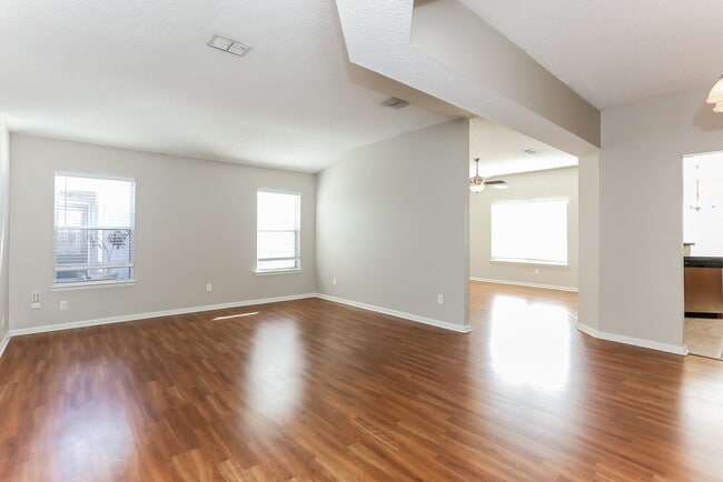 12327 Sondra Cove Ct, Jacksonville, FL 32225 - photo 3