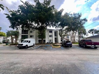 5720 Rock Island Rd, Tamarac, FL 33319