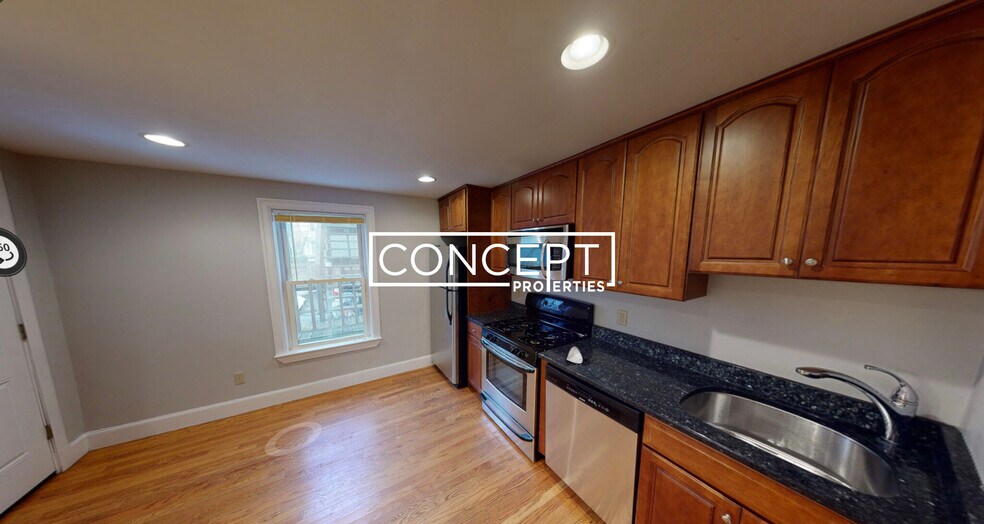 429 Franklin St unit 1B, Cambridge, MA 02139 - photo 1