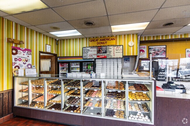 The Famous Great American Donut is located in Bowling Green.
