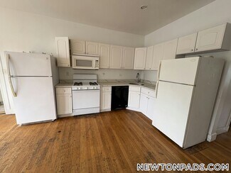 62 Algonquin Rd Unit 2, Newton, MA 02467