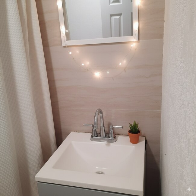 1219 NW 14th Ct unit 1219-2, Fort Lauderdale, FL 33311 - photo 4