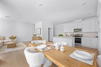 9423 1/2 Sepulveda Blvd Unit 6, North Hills, CA 91343