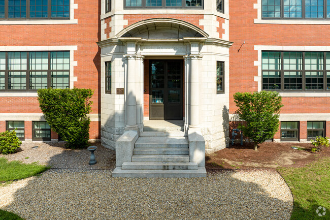 The original school entrance to Potter-Burns Elementary School
Darlington.
