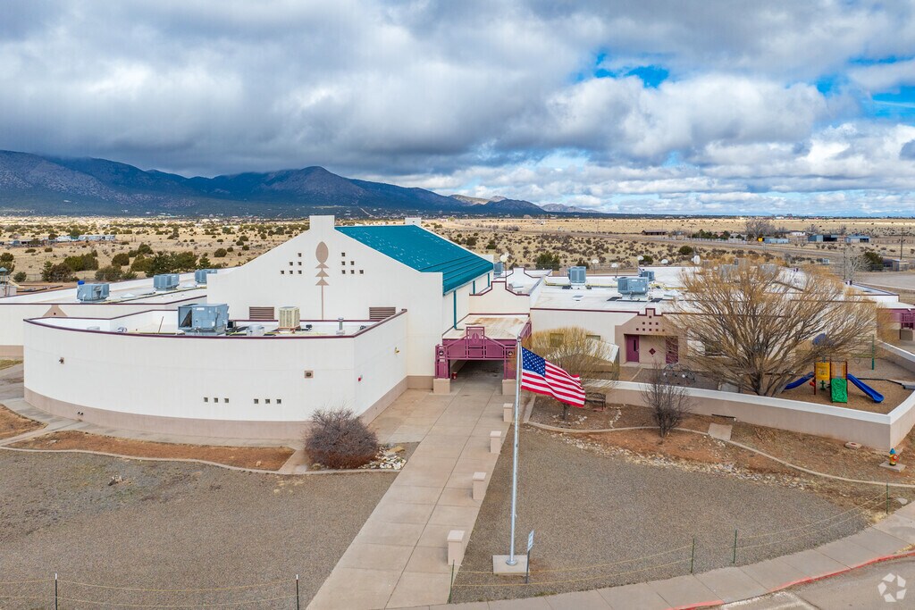 The front entrance to South Mountain Elementary School.