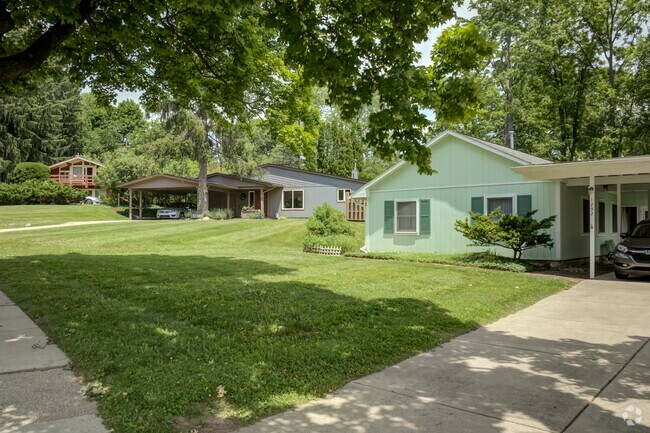 Garden Homes is very walkable, with afternoon strolls leading past perfectly landscaped lawns.