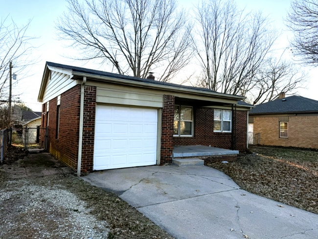 1114 S Waverly St, Wichita, KS 67218 - photo 3