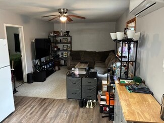 14 Winside Ln Unit Apartment, Coram, NY 11727