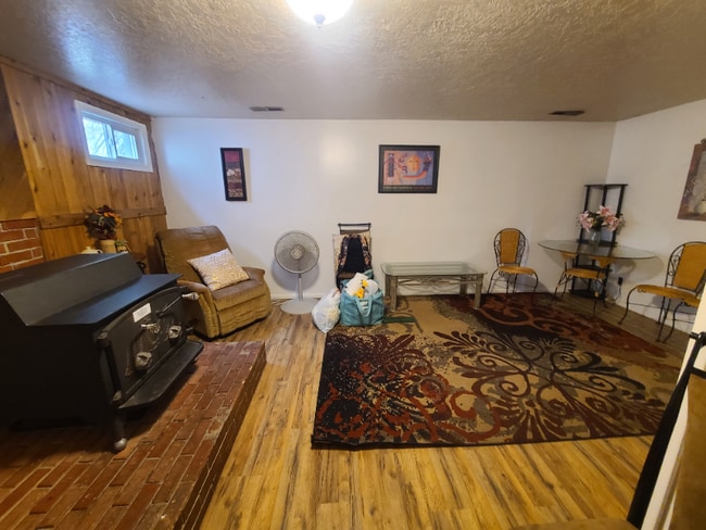 6781 S 2300 E unit Rooms for Rent, Salt Lake City, UT 84121 - photo 5