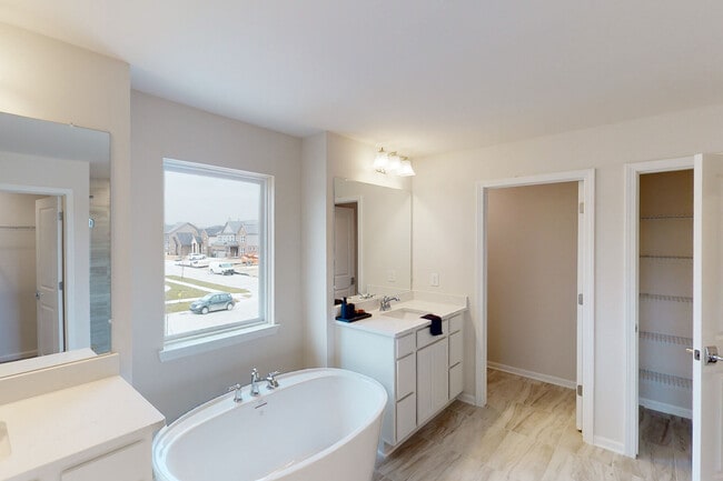 12033 Moore Ln, Washington Township, MI 48094 - photo 5