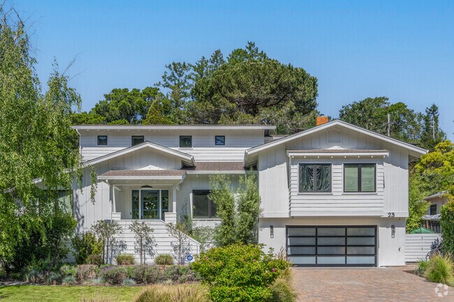 A renovated contemporary home sits in the hills of Larkspur, CA.