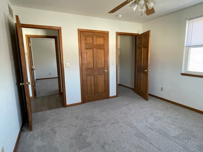 3015 Harmony Ln unit 104, Muscatine, IA 52761 - photo 6