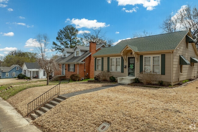 Dyersburg homes sell for a median price of around $200,000.