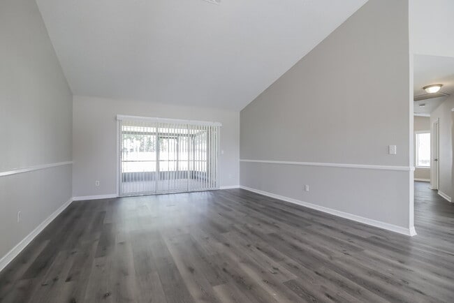 20507 Maxim Pkwy, Orlando, FL 32833 - photo 3