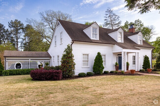 You'll find colonials scattered all around the charming Toccoa area.