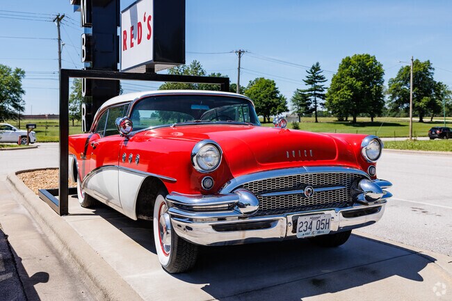 Red's Giant Hamburg displays its ties to Route 66 in the Ewing neighborhood.