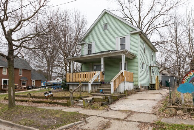 124 E Barnes Ave unit Main, Lansing, MI 48910 - photo 2