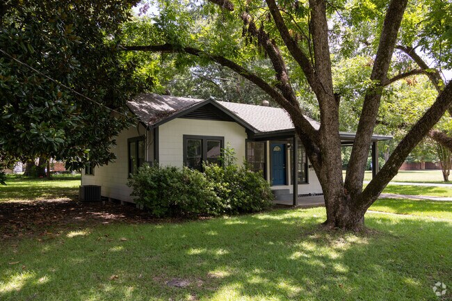 There is a good amount of investment properties available thorough the neighborhood,