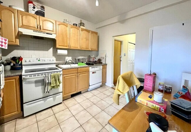 32 Bond St unit 38-3L, Somerville, MA 02145 - photo 5