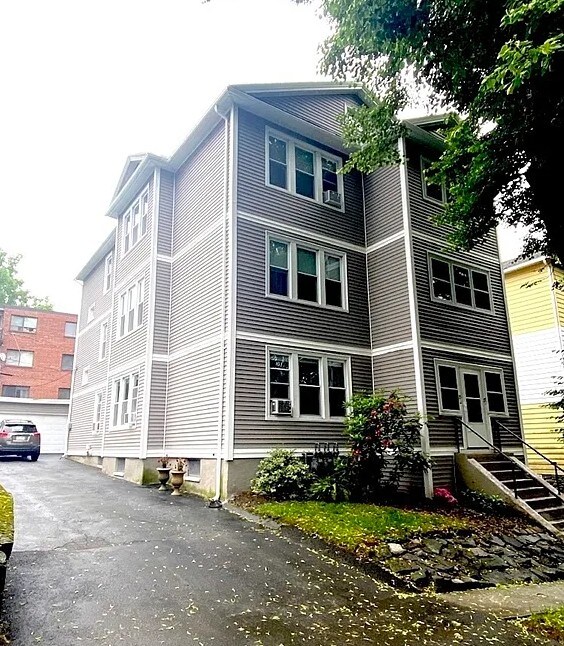 25 Bridgeport St Unit 3, Worcester, MA 01604