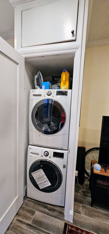 317 E 83rd St, New York, NY 10028