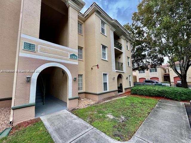 2496 Centergate Dr, Miramar, FL 33025 - photo 1