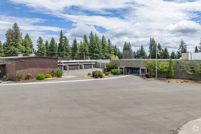 Orchard Heights Elementary School has a student to teacher ratio of 14:1.