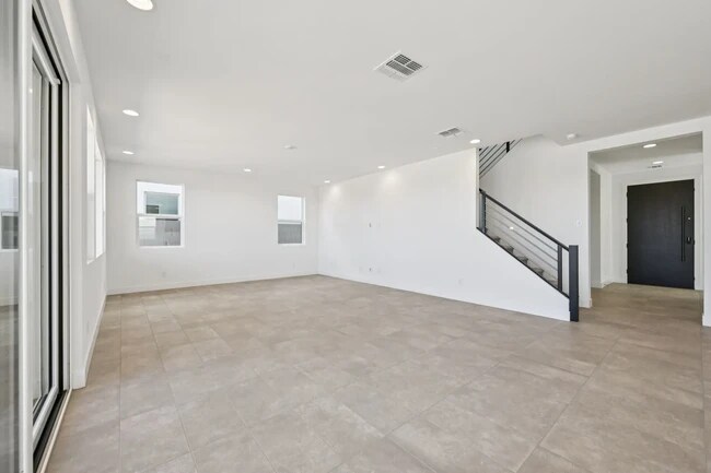 7950 W Griswold Rd, Peoria, AZ 85345 - photo 4