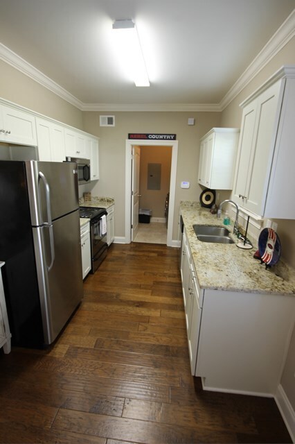 104 Robbins Cir unit 104 Robbins Cir., Oxford, MS 38655 - photo 3