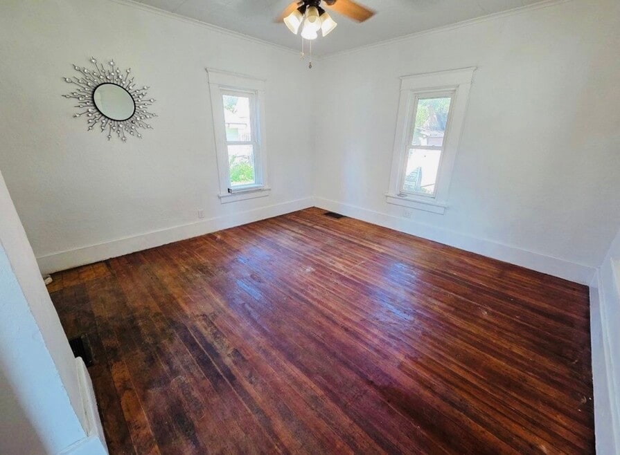 1704 11th Ave S, Fort Dodge, IA 50501 - photo 1