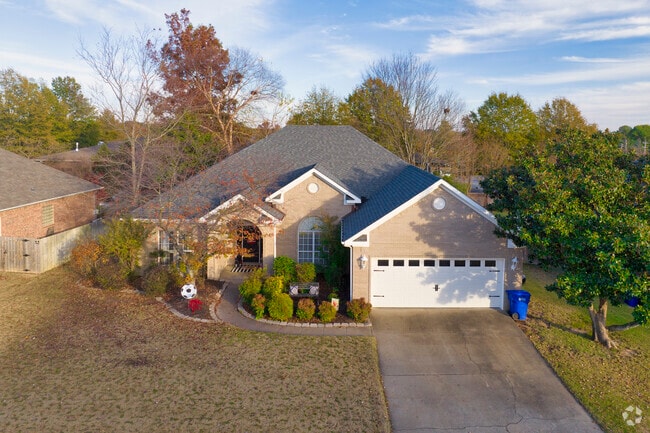 New traditional homes in SW Conway offer plenty of room and garage space.