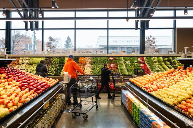 There are plenty of grocery stores to choose from in Cragin.