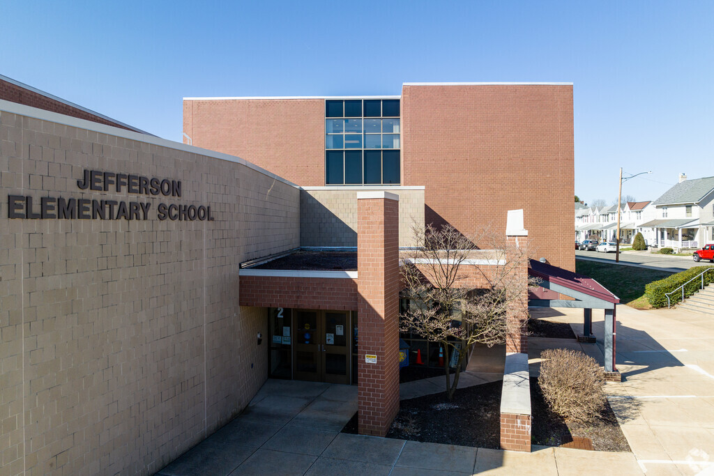 Jefferson Elementary School offers a great environment for your child to excel.