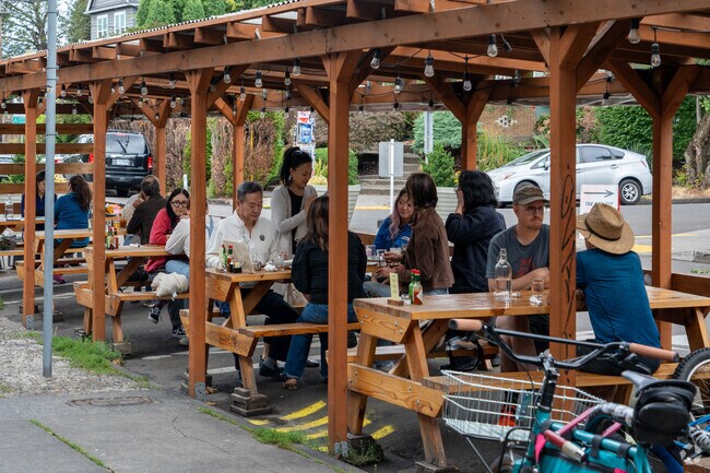 The Alameda neighborhood is home to many restaurants with outdoor dining, like ZAPP.
