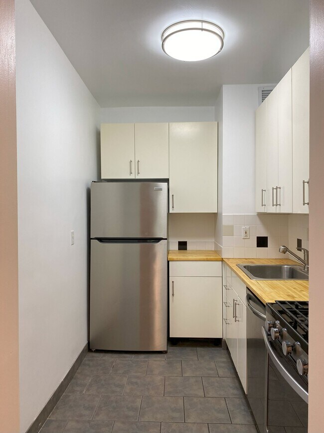 Cleveland Terrace Condominiums unit 511, Washington, DC 20008 - photo 6