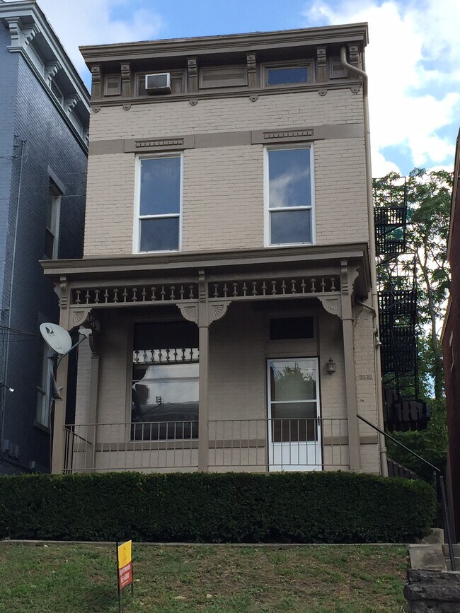 3220 Bishop Exterior